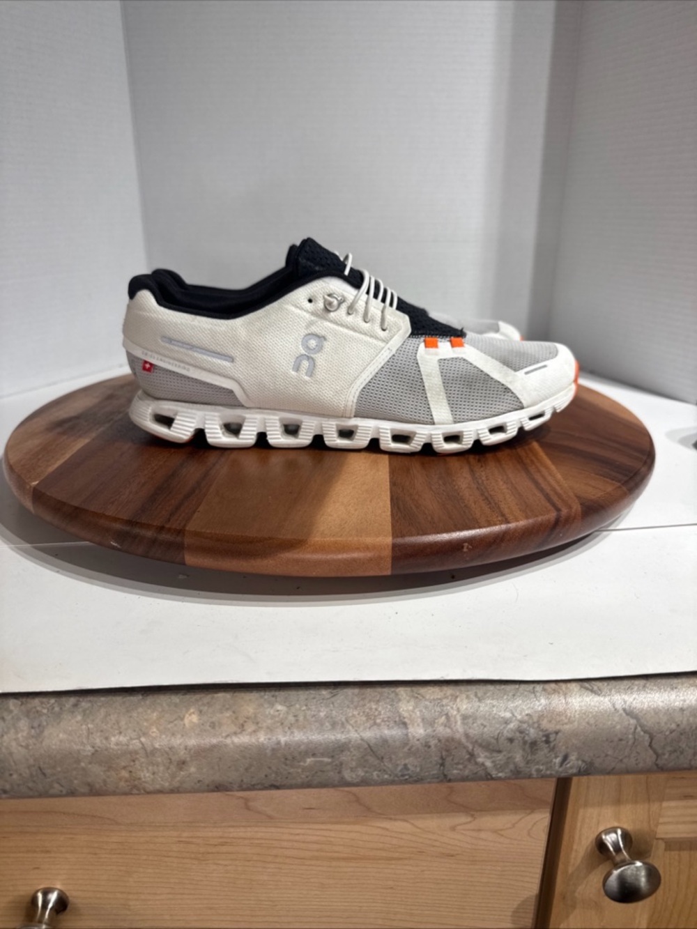 On Cloud 5 Push Running Shoe White Mens Size 10 Black, White And Orange